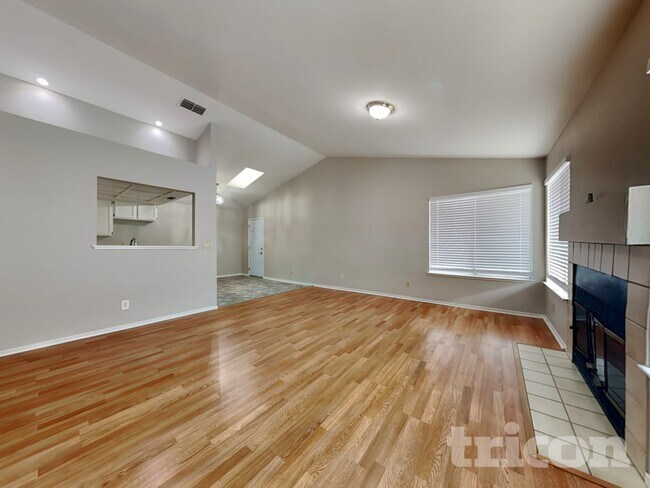 Foto del edificio - 7726 Robinette Rd