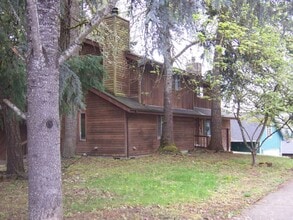 Building Photo - 884 S 69th St