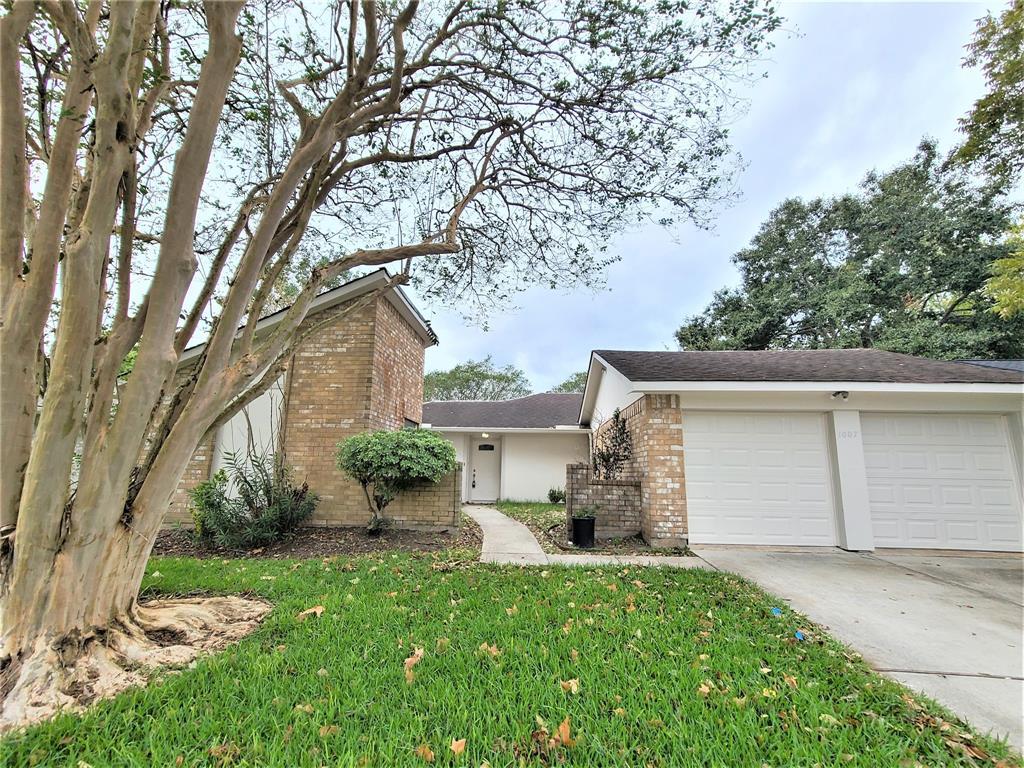 Primary Photo - 1007 Landing Blvd