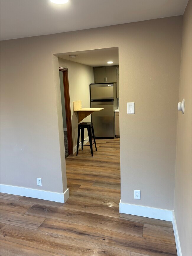 Foto del edificio - 548 N 8th Ave