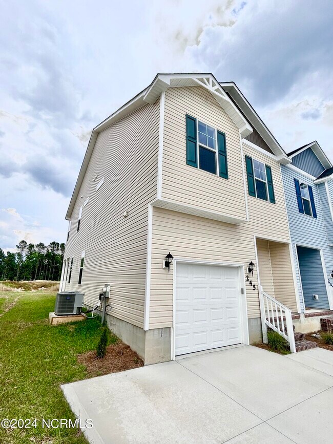 Building Photo - 245 Shallowbag Bay Ln