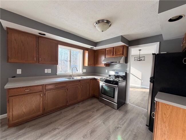 Building Photo - 598 Bram Hall Dr