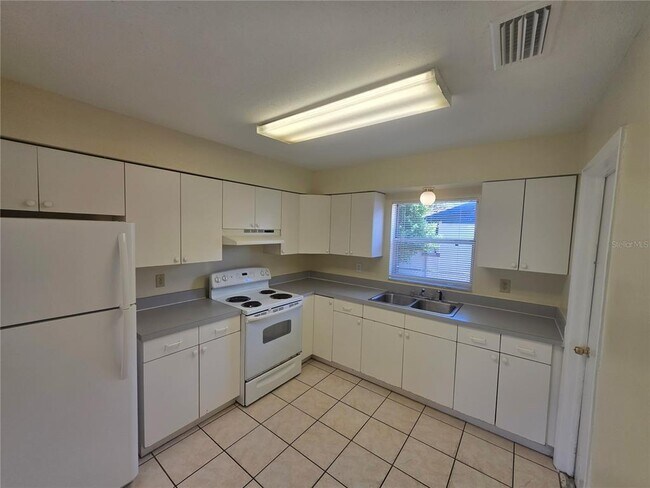Foto del edificio - 7334 Ponderosa Dr