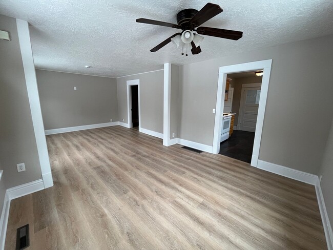 Foto del edificio - 1 Bed 1 Bath Duplex in North Fort Collins!