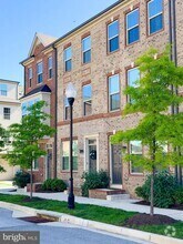Building Photo - 203 S Newkirk St