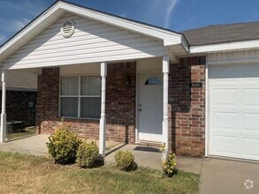 Building Photo - 8009 Huntington Way