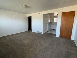 Building Photo - 1585 S 800 E