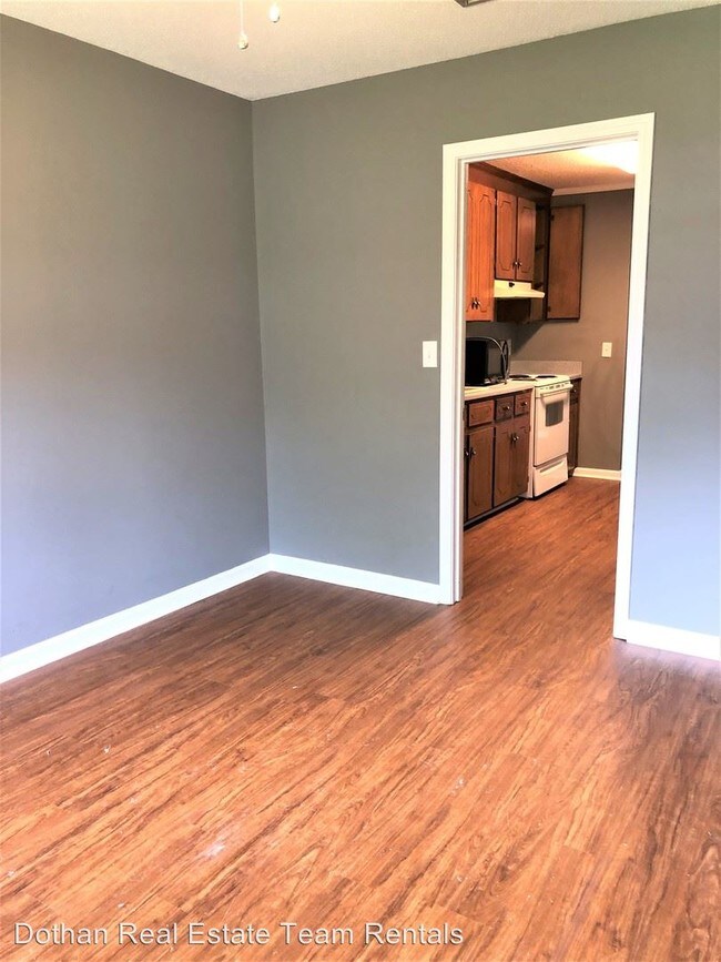 Building Photo - 2 br, 2 bath House - 33 West Chadwick Circle