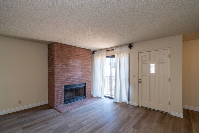 Building Photo - 304 S 2nd Ave