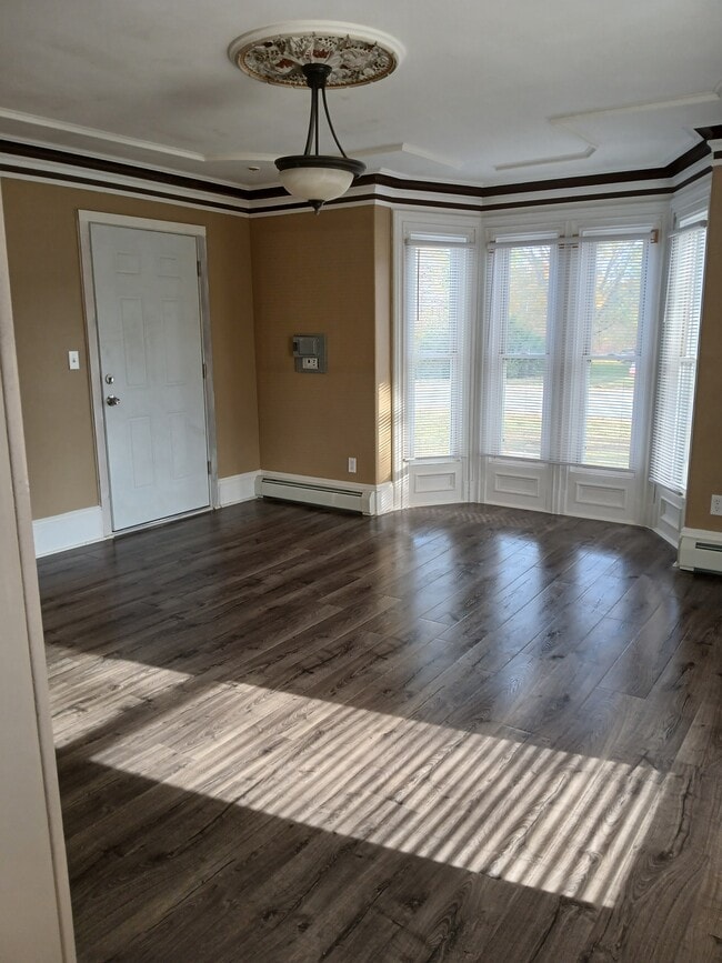 Living room - 4 Cushing Rd