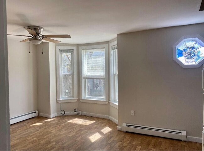 Foto del edificio - 14 Springfield Ct