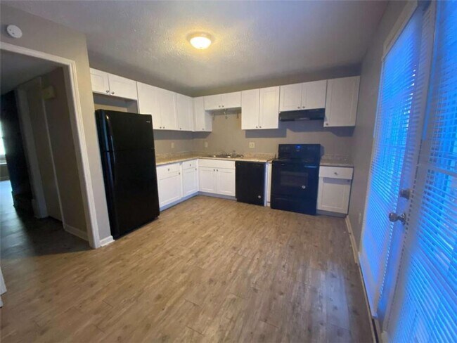 Building Photo - 110 Chalfont Dr