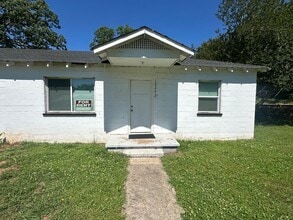 Building Photo - 1326 Barry St