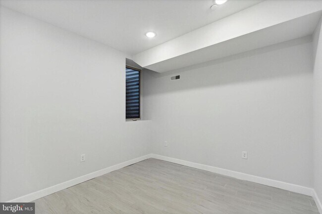 Building Photo - 516 W Susquehanna Ave