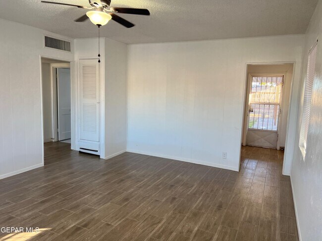 Foto del edificio - 4204 Flory Ave