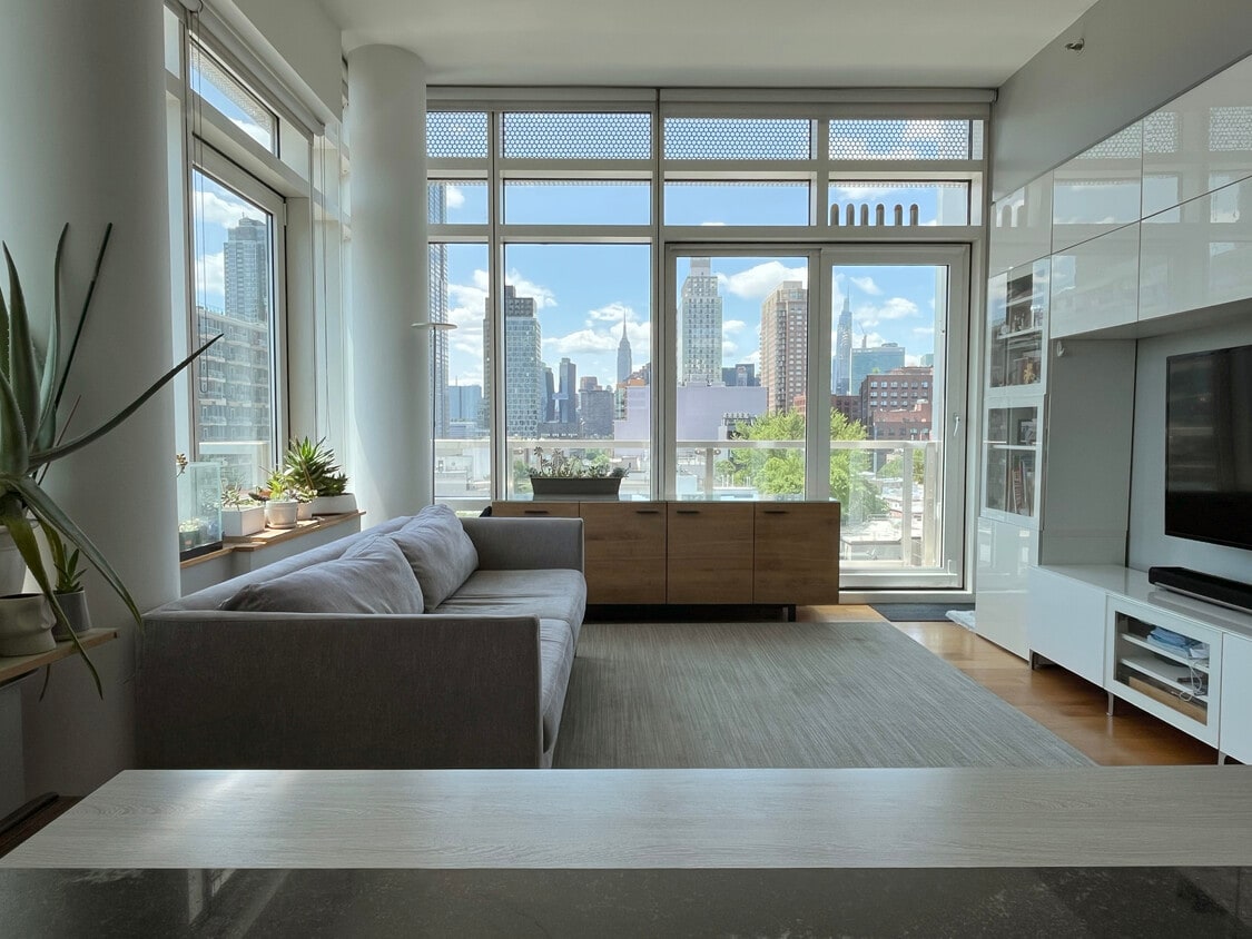 Living Room West View - 1017 Jackson Ave