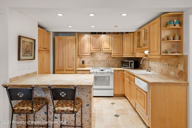 Foto del edificio - 916 E Hopkins Ave