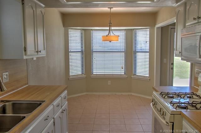 Building Photo - 3 Bedroom 2 bath in Union Schools