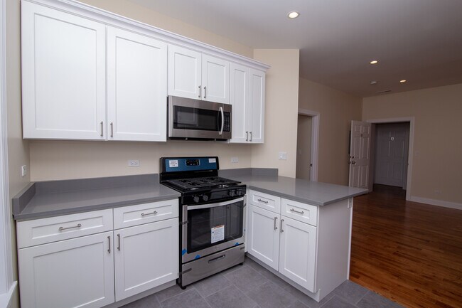 Building Photo - 4001 W Armitage Ave