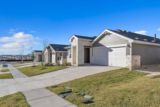 Foto del edificio - 5020 Hazelnut Ln