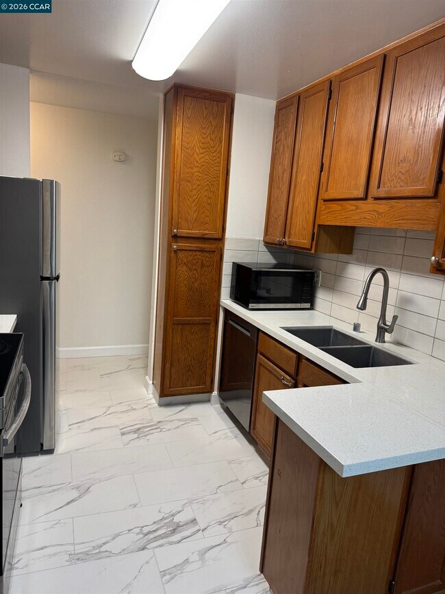 Foto del edificio - 1241 Homestead Ave