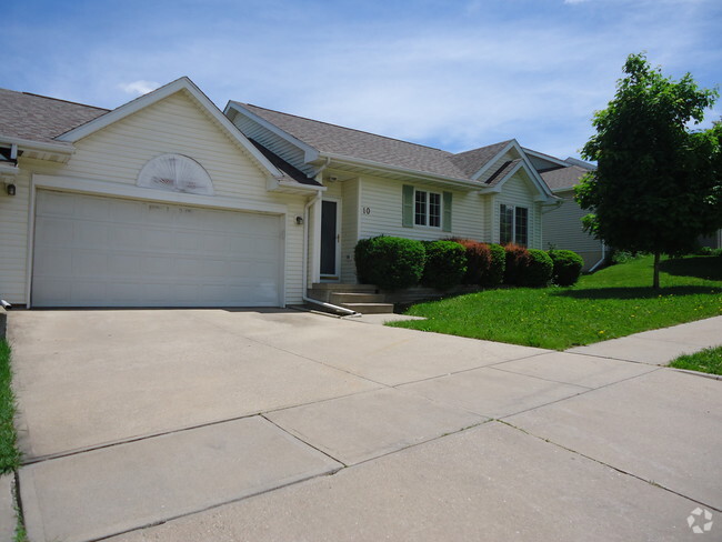 Building Photo - 10 Jema Ct