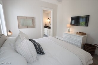 Building Photo - 875 Gulf Shore Blvd S