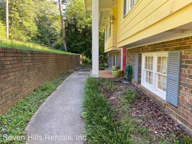 Building Photo - 4 br, 3 bath House - 17 Briarcliff Road