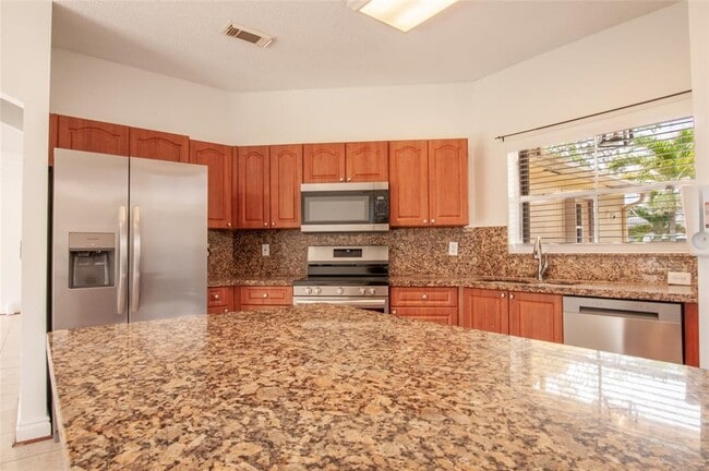 Foto del edificio - 170 NW 207th Way