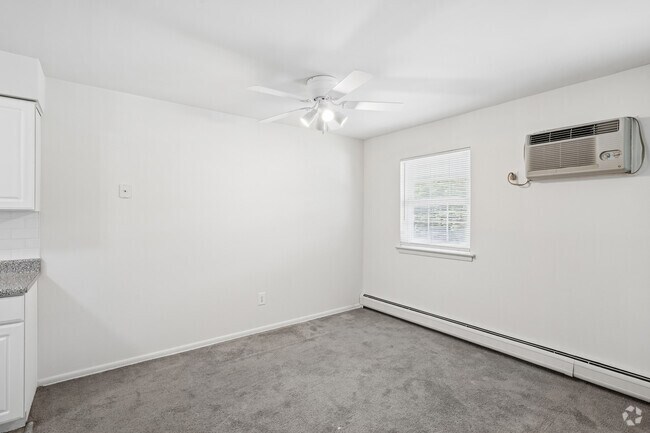 2 habitaciones, 1 baño - 920 pies cuadrados - Comedor - Willow Ridge Apartments