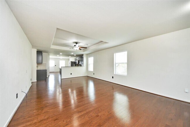 Foto del edificio - 5710 Camelia Evergreen Ln