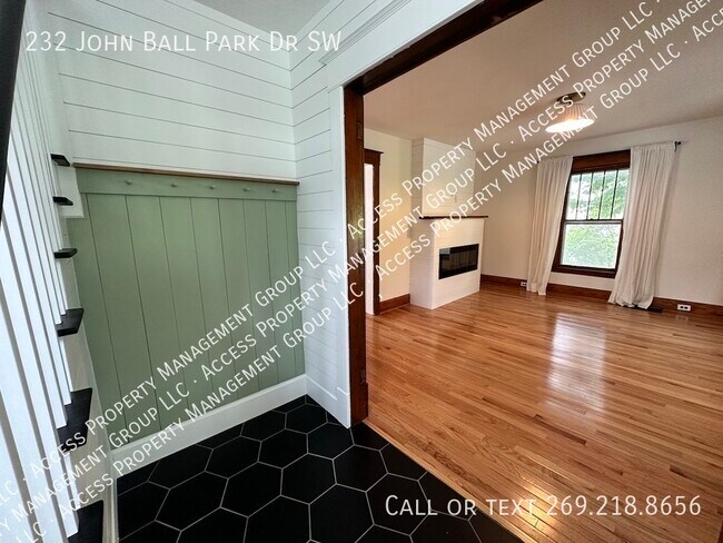 Foto del edificio - 232 John Ball Park Dr SW