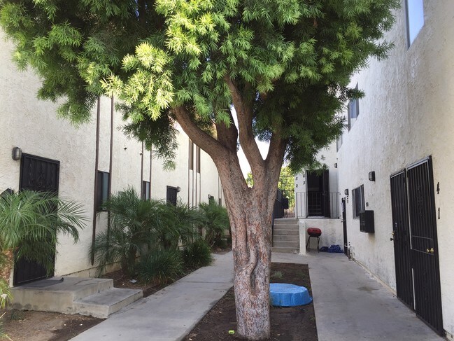 Foto del edificio - 322-330 W 9th St