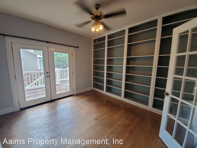 Building Photo - 3 br, 2 bath House - 733 Victorian Place
