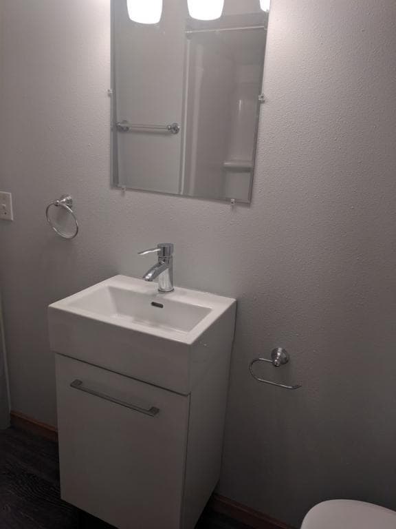 Building Photo - 122 W Cedar Street A