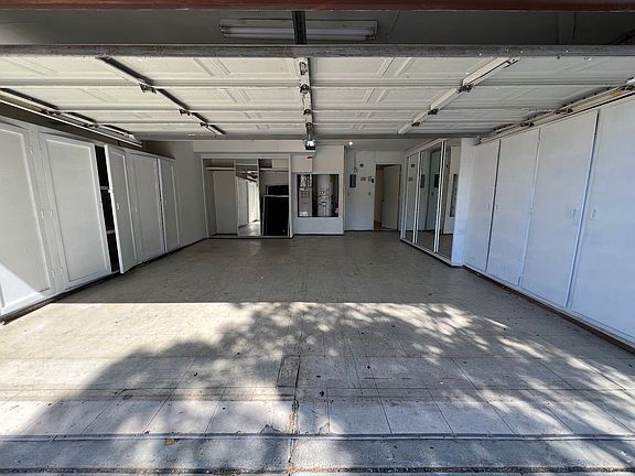 Building Photo - 2840 Rainview Dr