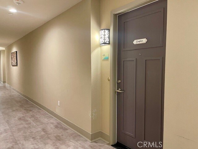 Building Photo - 627 Deep Valley Dr