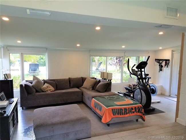 Foto del edificio - 6300 SW 50th St