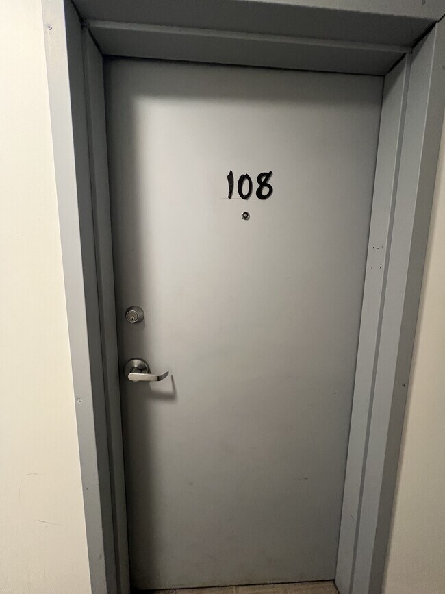 Building Photo - 625 Borthwick Ave