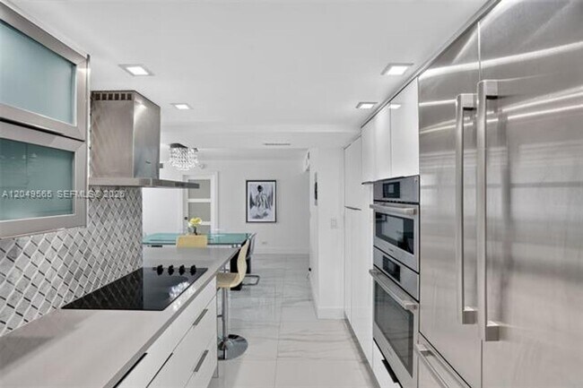 Foto del edificio - 6039 Collins Ave