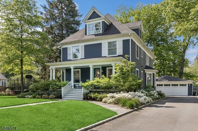 Building Photo - 48 Oakwood Ave