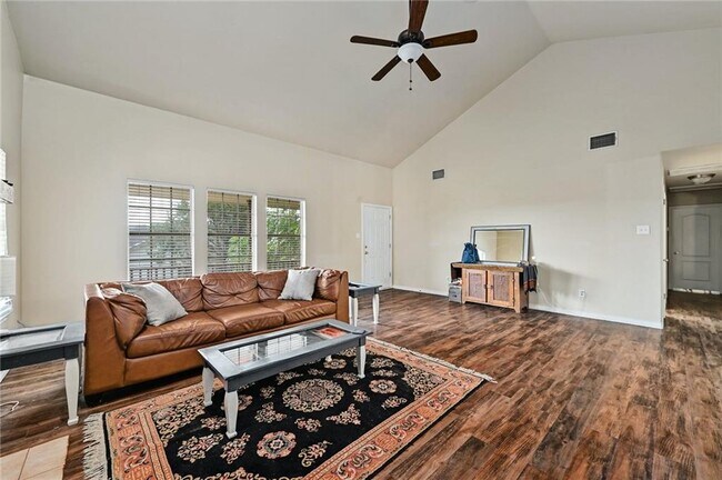 Building Photo - 604 Newport Dr