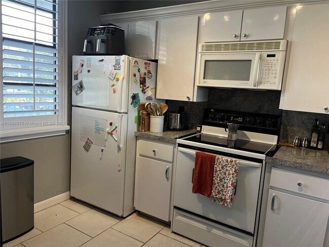 Building Photo - 1522 Whitehall Dr