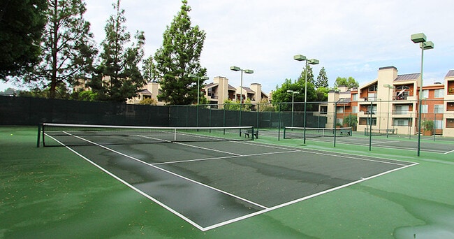 Canchas de tenis - 5515 Canoga Ave