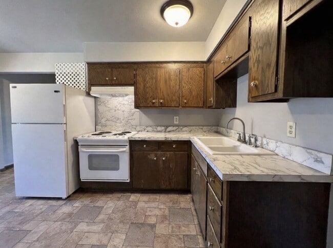 Building Photo - 993 Oriole Dr