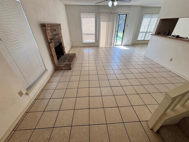 Foto del edificio - 13308 Saddlebrook Trail