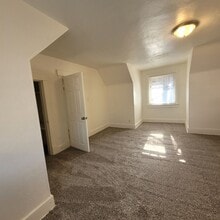 Building Photo - 1430 SW Polk St