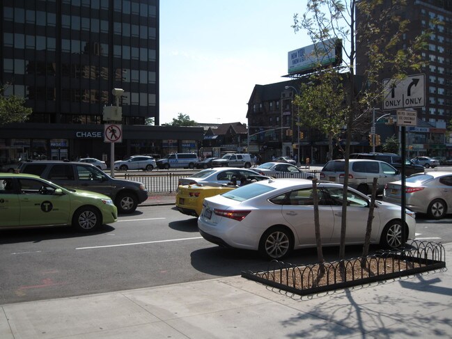 Foto del edificio - 71-11-11 110th St