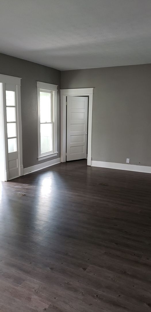 Building Photo - 3 bedroom 1 bath house