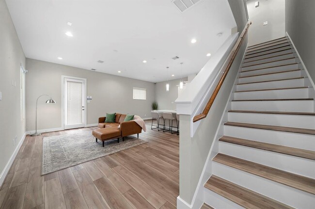 Foto del edificio - 8322 Curry Rd